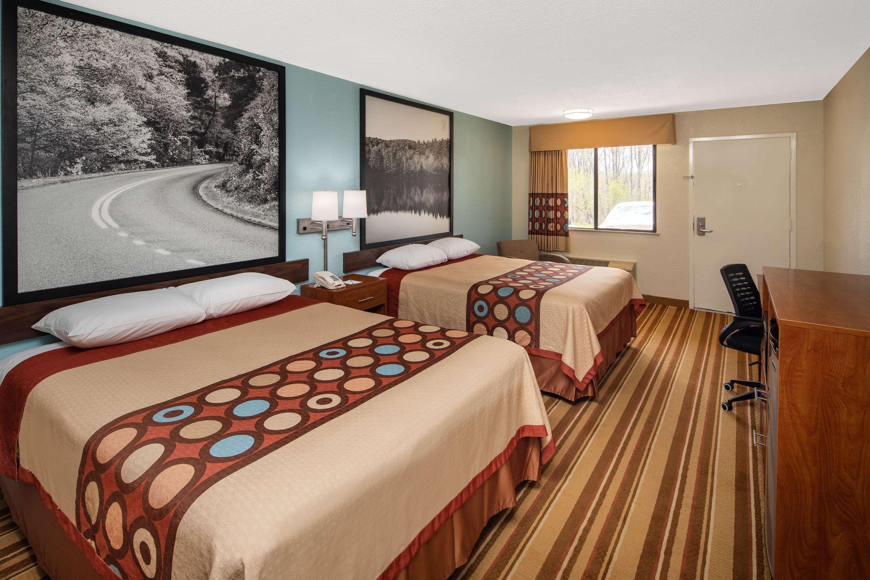 Super 8 By Wyndham Burlington Nc Motel Bagian luar foto